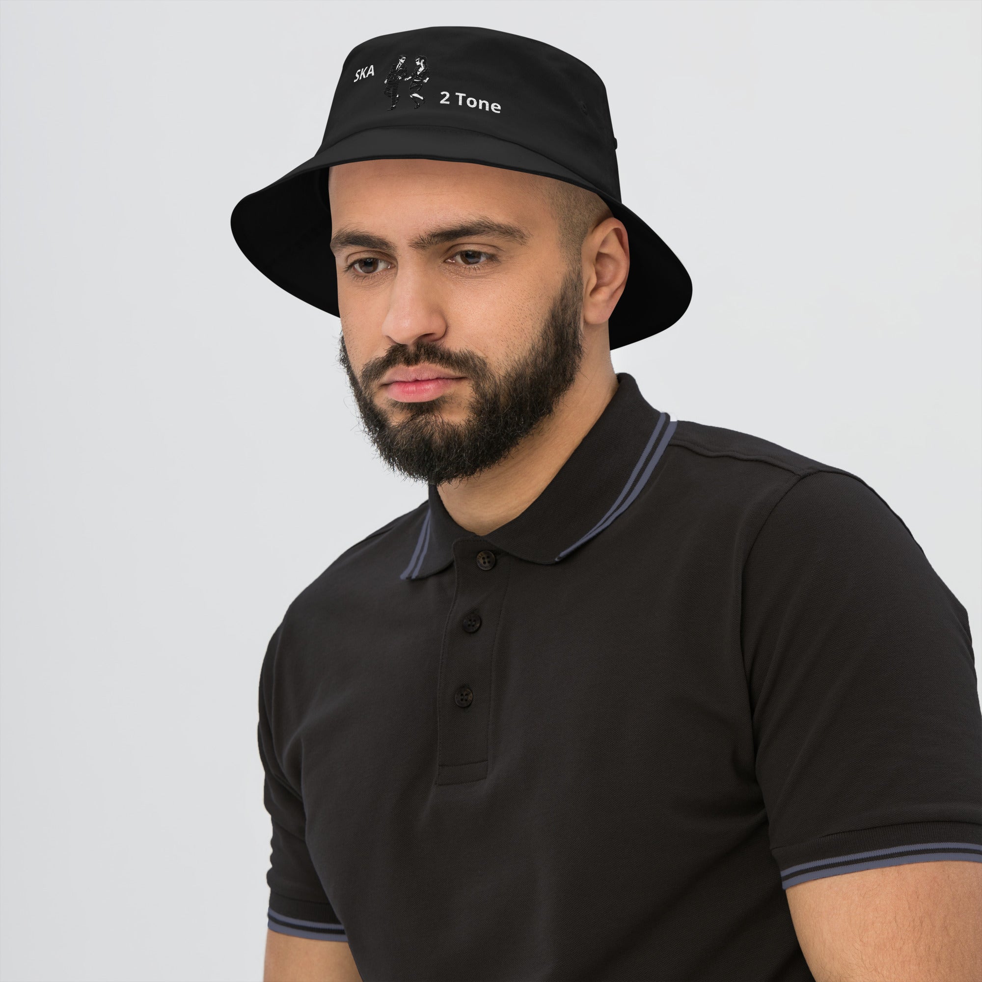Old-School Bucket Hat – Vorderseite – 161.sharp