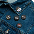 Pride Button-Set 5er-Pack — No Pride in Prejudice, 1.25 Zoll