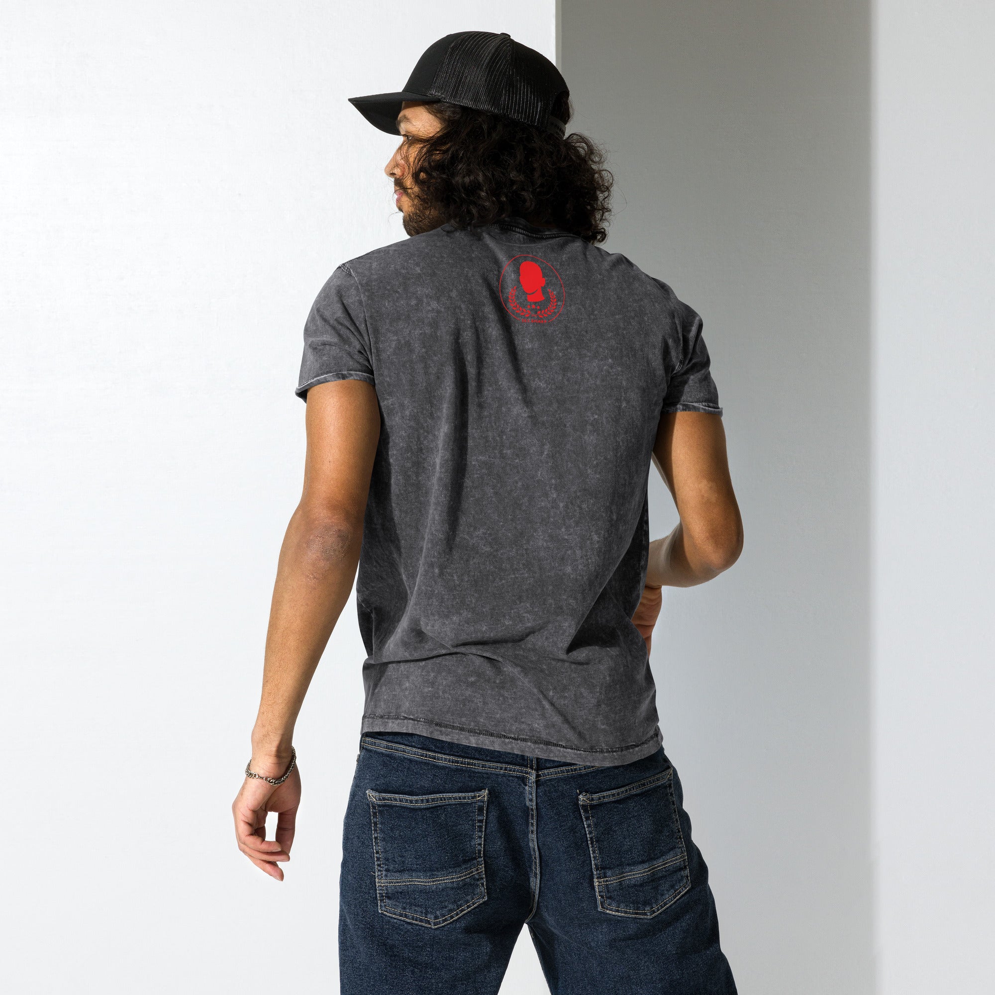 Denim-T-Shirt SHARP Pride Statement – Detail – 161.sharp